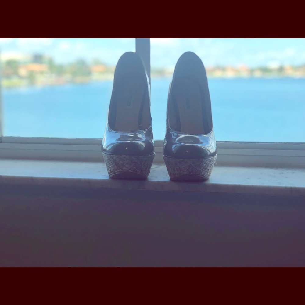Shoes - Picture 1 of 4